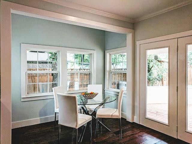 Breakfast nook in Bungalow style redesign