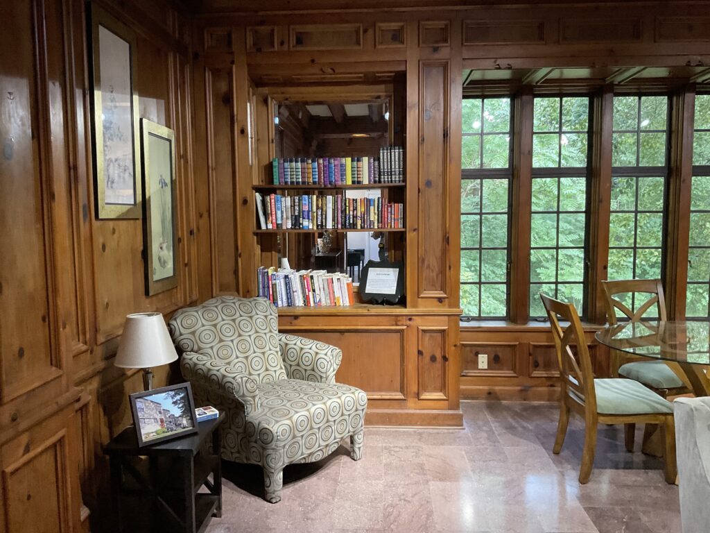 Reading nook before the design updates
