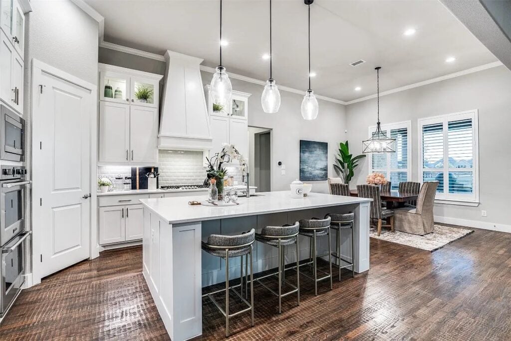 Home staging in Dallas Fort Worth of a Kitchen and Dining room with lots of accessories