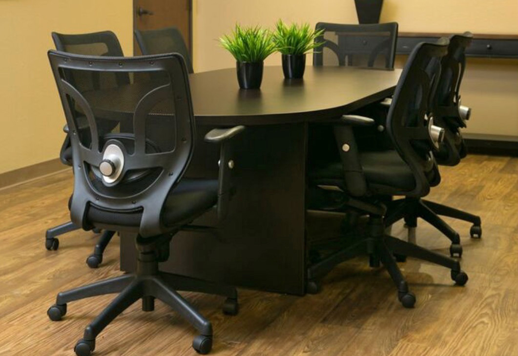 Executive & Round Conference Tables
